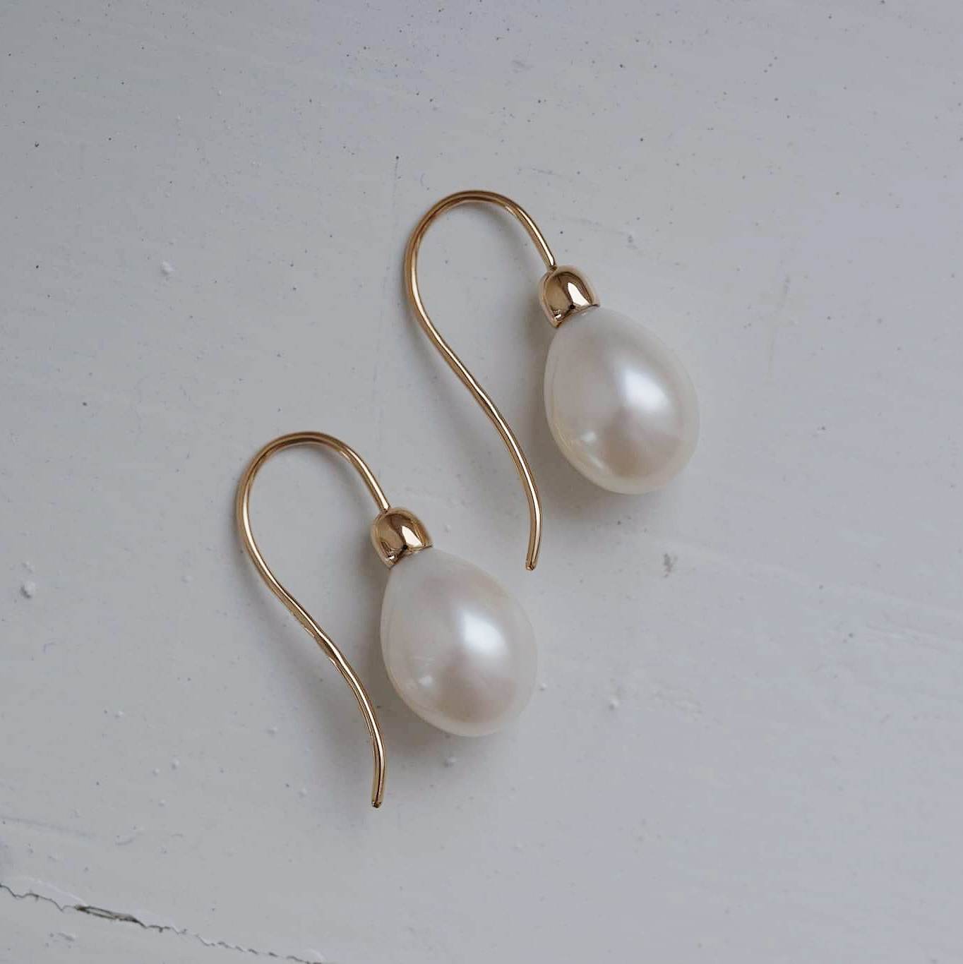 "Snowdrop" earrings in gold