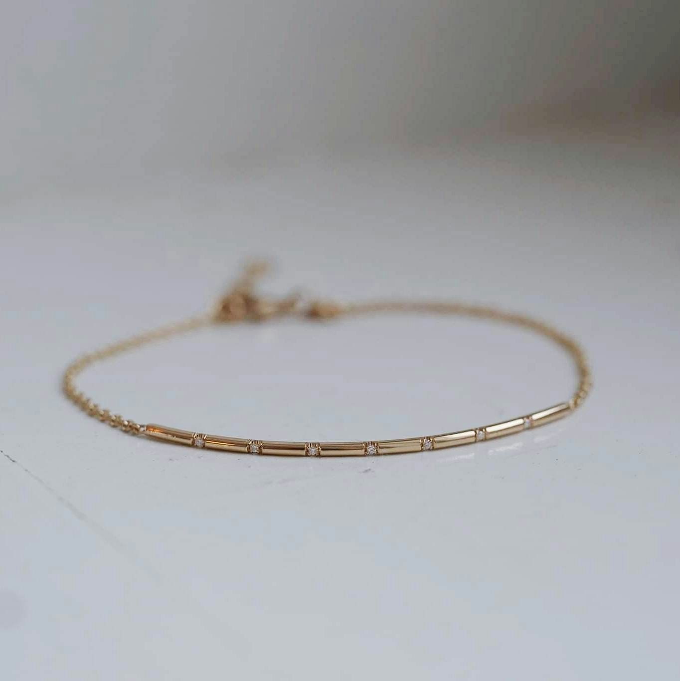 "Aurora Sparkle" bracelet in gold with seven diamonds