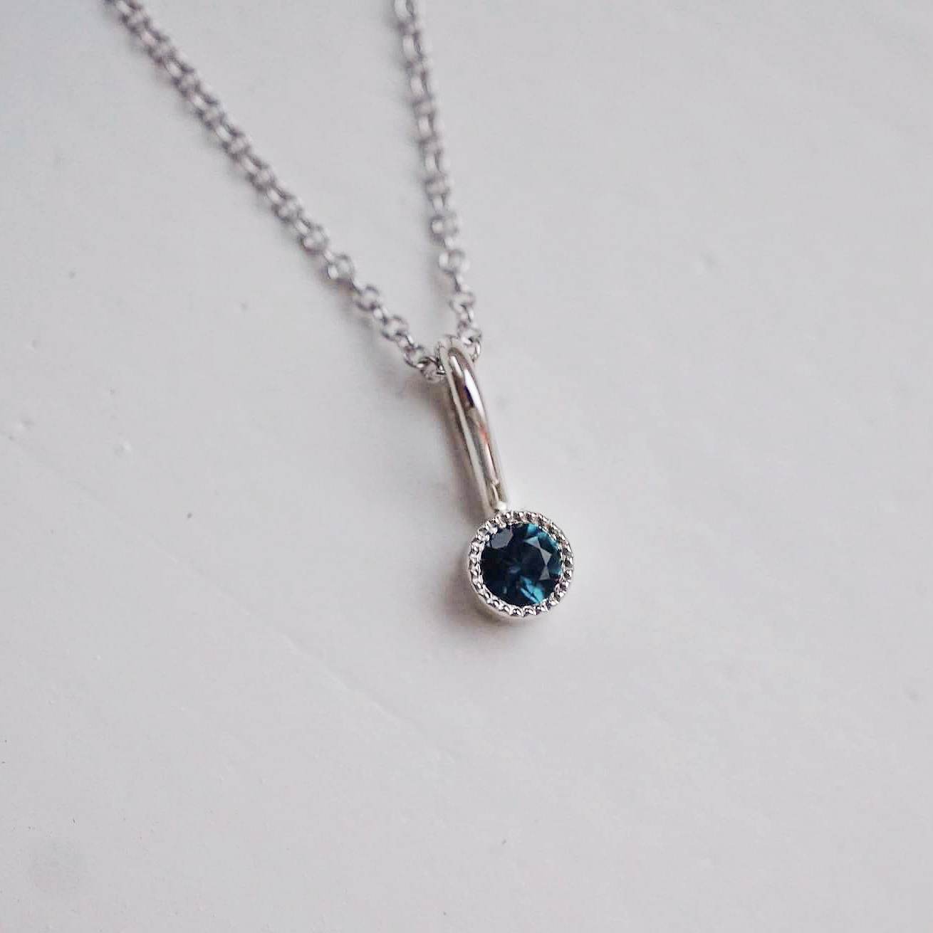 "Twinkle" pendant in silver with a blue tourmaline