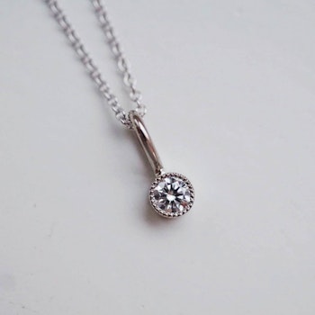 "Twinkle" pendant in white gold with a 0.15ct W/SI diamond