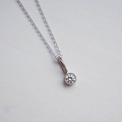 "Twinkle" pendant in white gold with a 0.15ct W/SI diamond