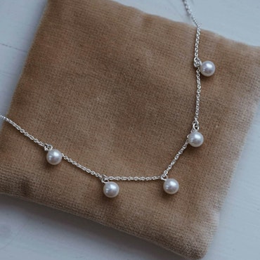"Akoya multi" halsband i silver med sötvattenspärlor