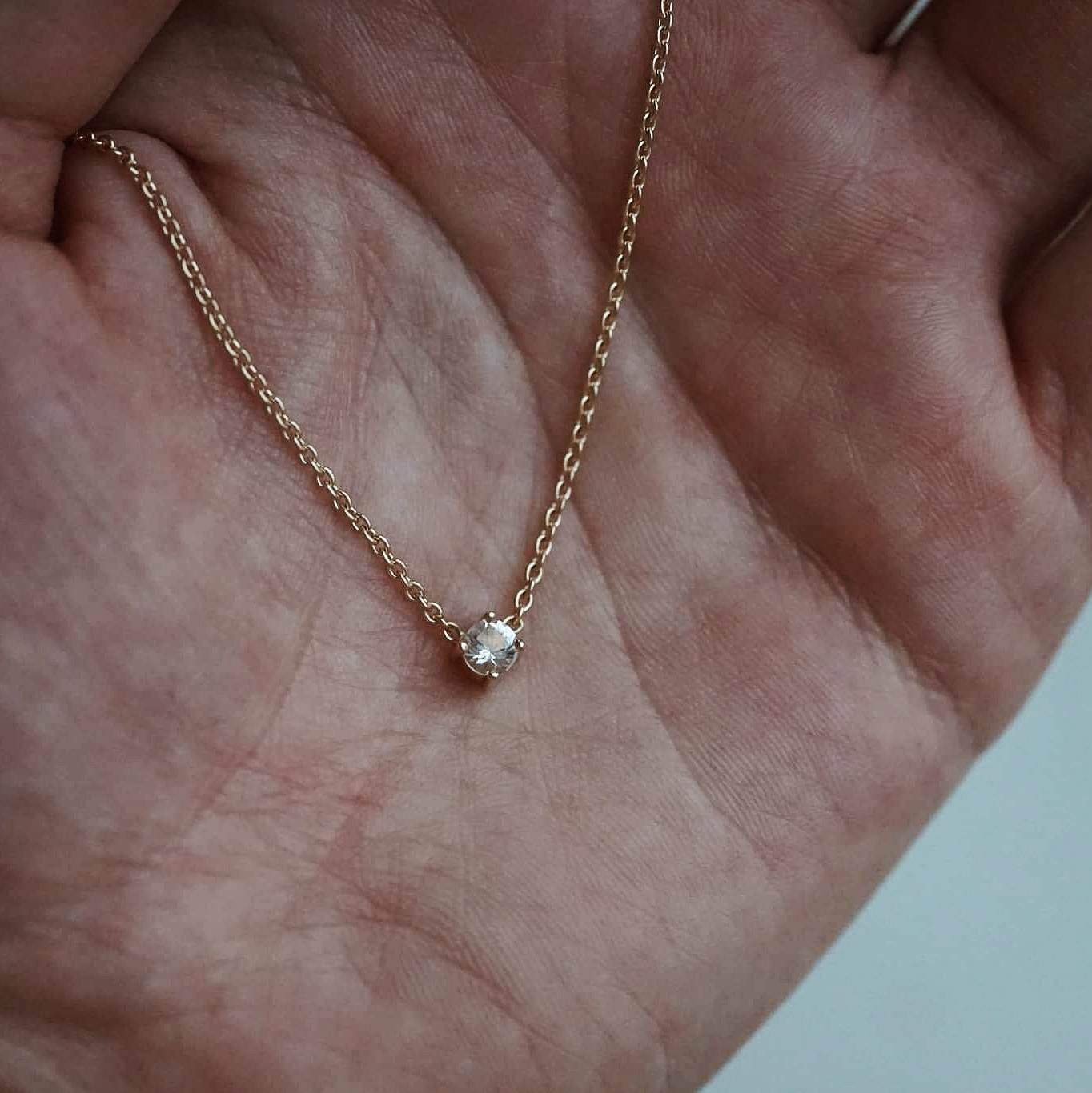 "Swedish Ice" halsband i guld med bergkristall från Dalarna