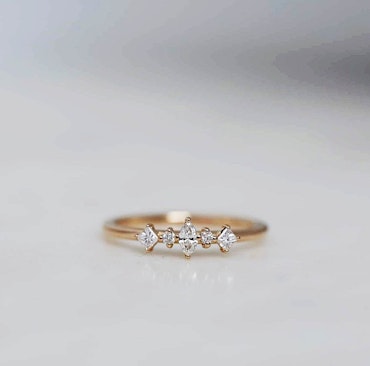 "Iris" ring with diamonds