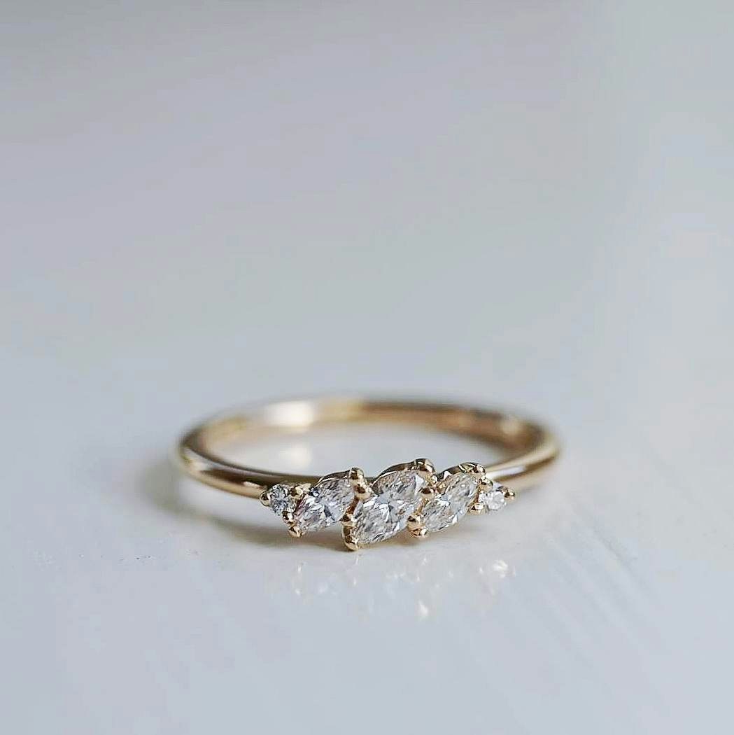 "Mira" ring with TW/VS diamonds