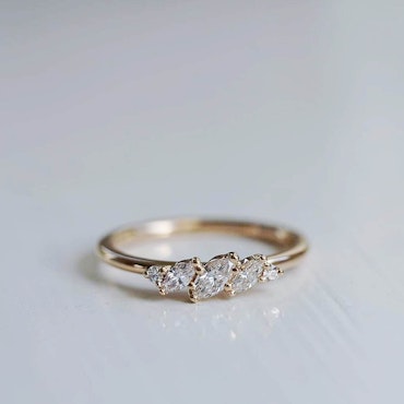"Mira" ring with TW/VS diamonds