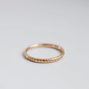 "Idun" ring in gold