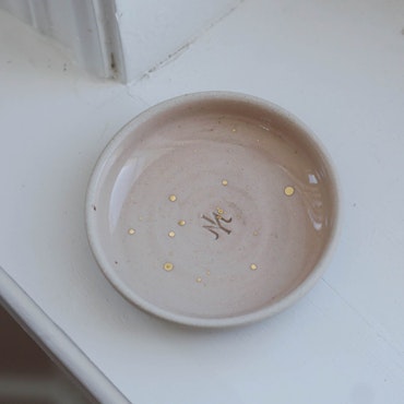Jewelry tray light pink with gold dots
