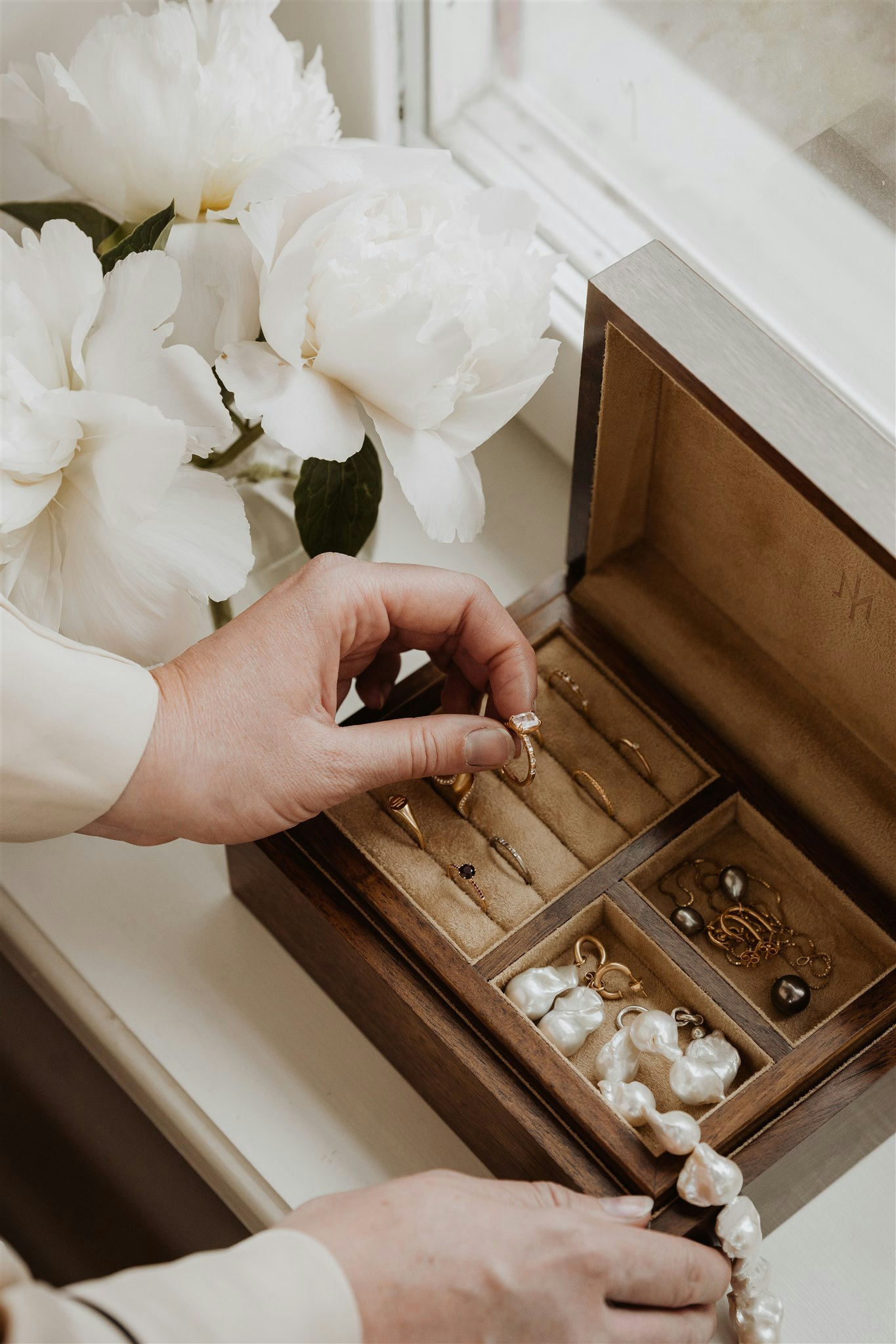 The jewelry box