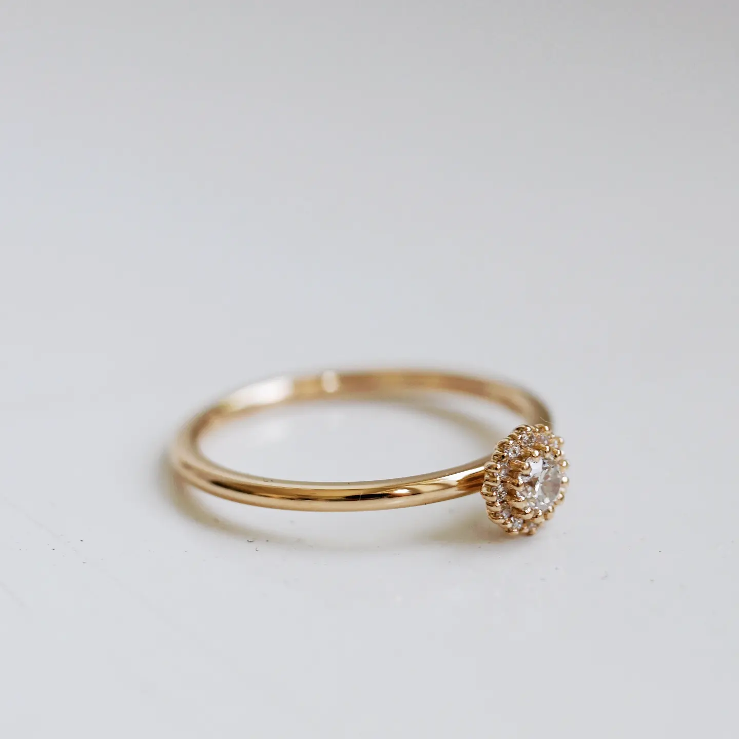 "Nina" ring in gold with diamonds