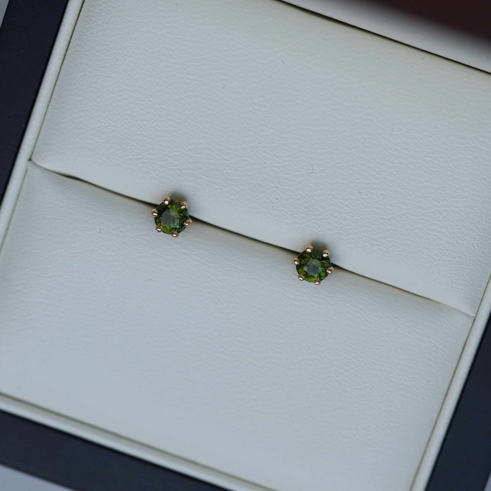"Cordelia" Earrings in gold with green tourmalines