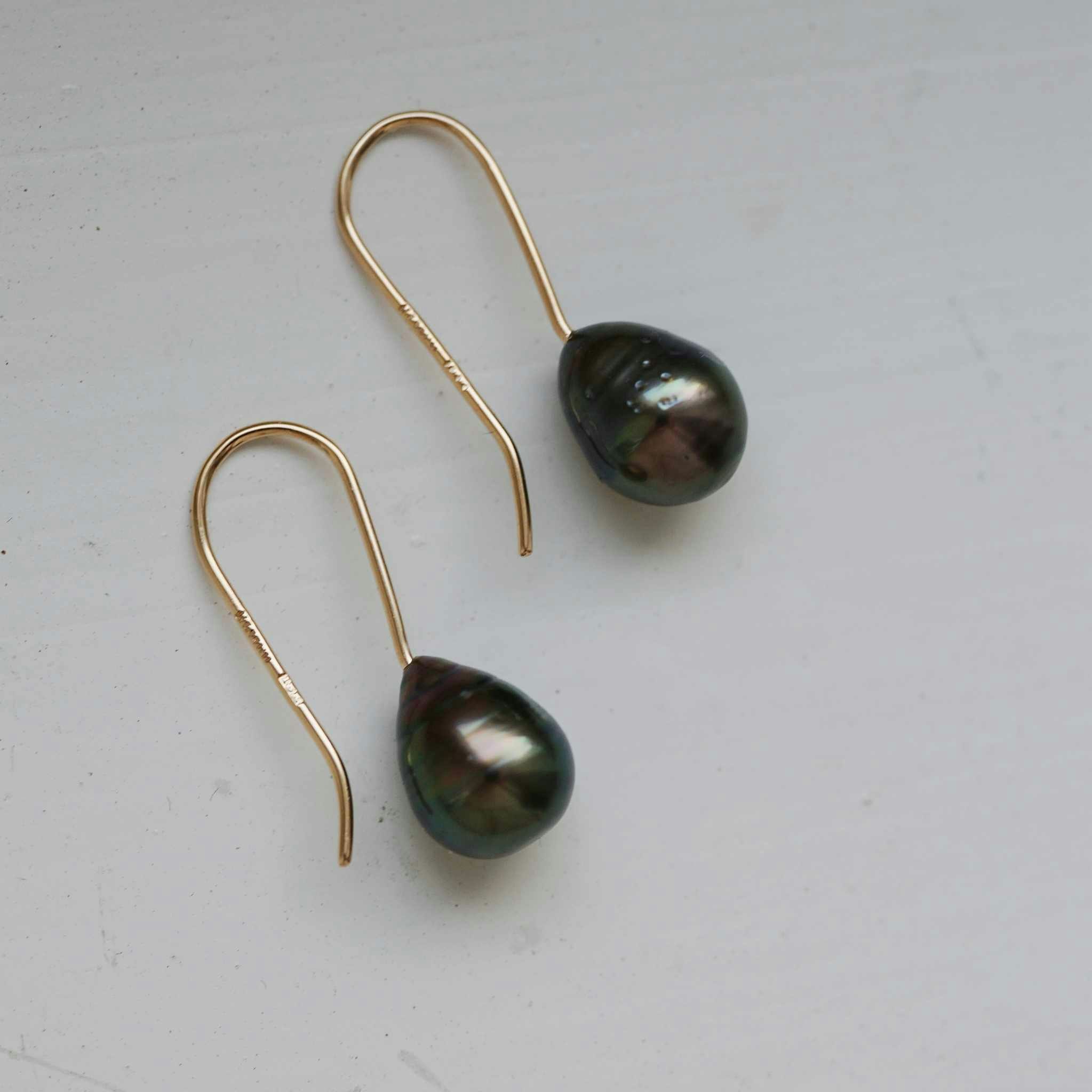 "Long pearl drop" earrings in gold with tahiti pearls