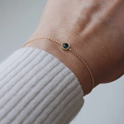 "Celestial" armband i guld med grön turmalin