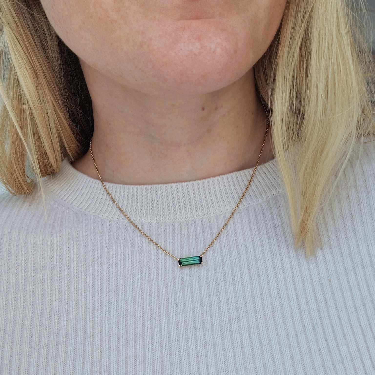 "Tourmaline baguette" necklace in gold