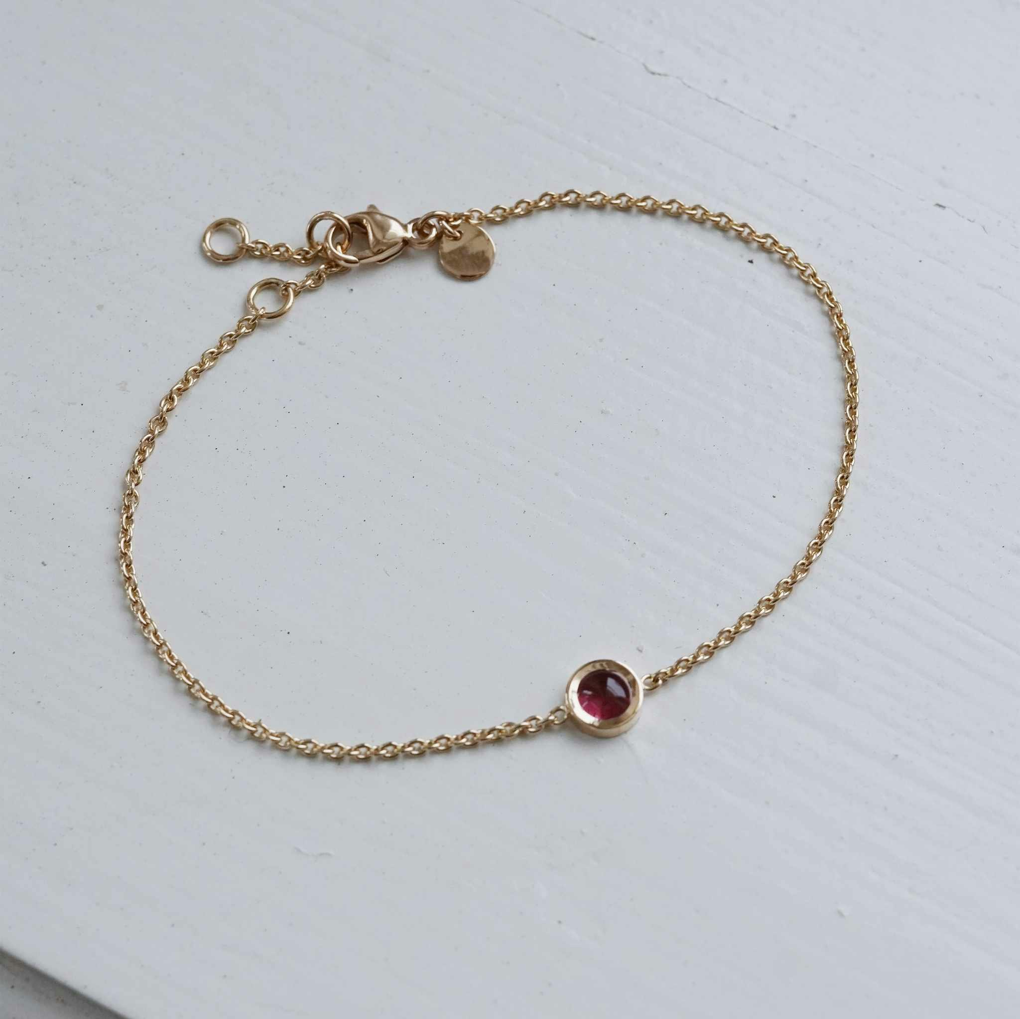 "Celestial" bracelet i gold with a pink tourmaline