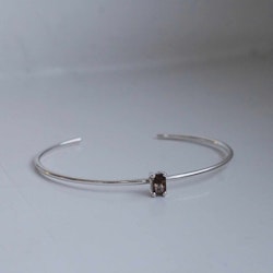 "Hurum" bangle in silver with a Norwegian smokey quartz