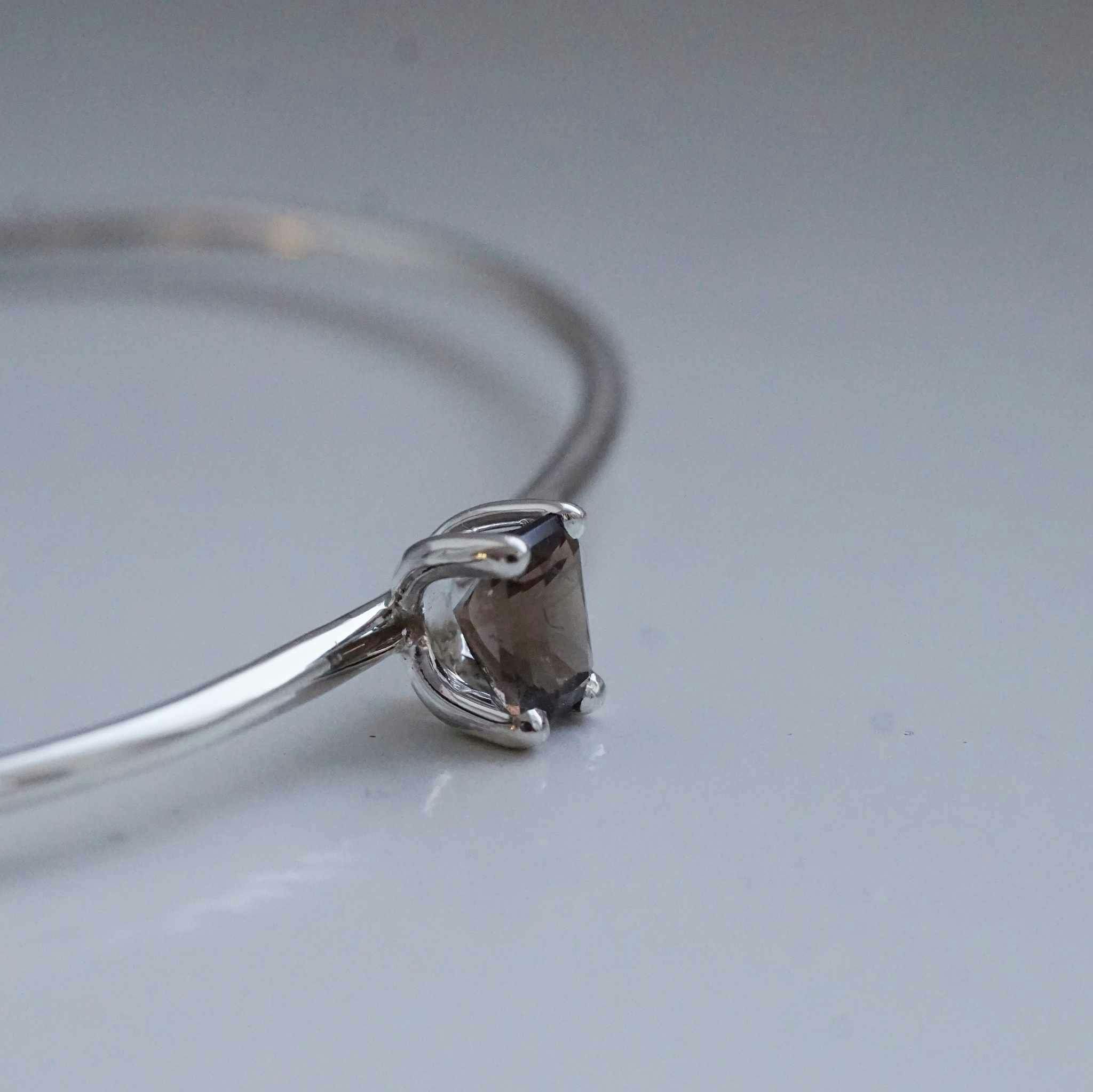 "Hurum" bangle in silver with a Norwegian smokey quartz