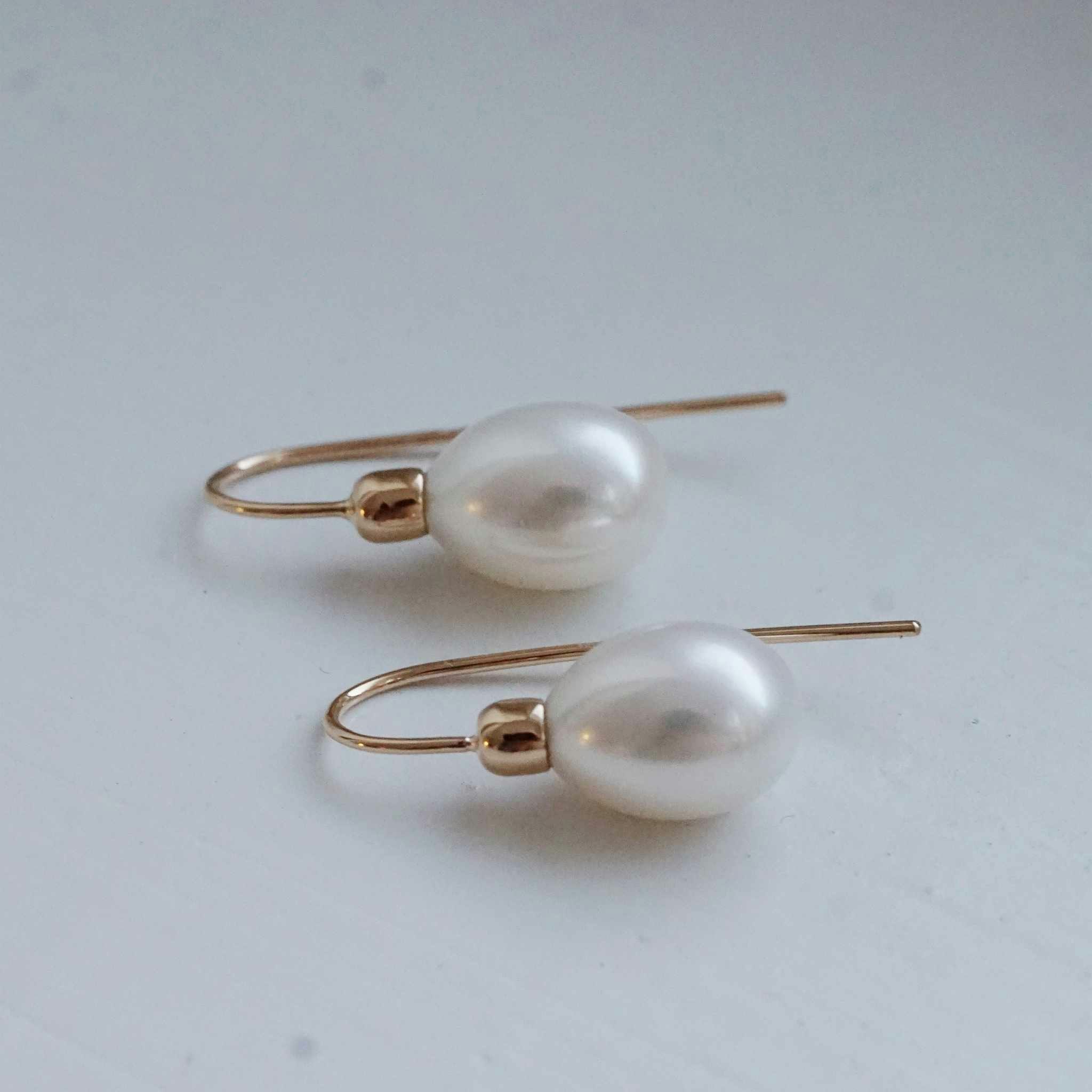 "Snowdrop" earrings in gold