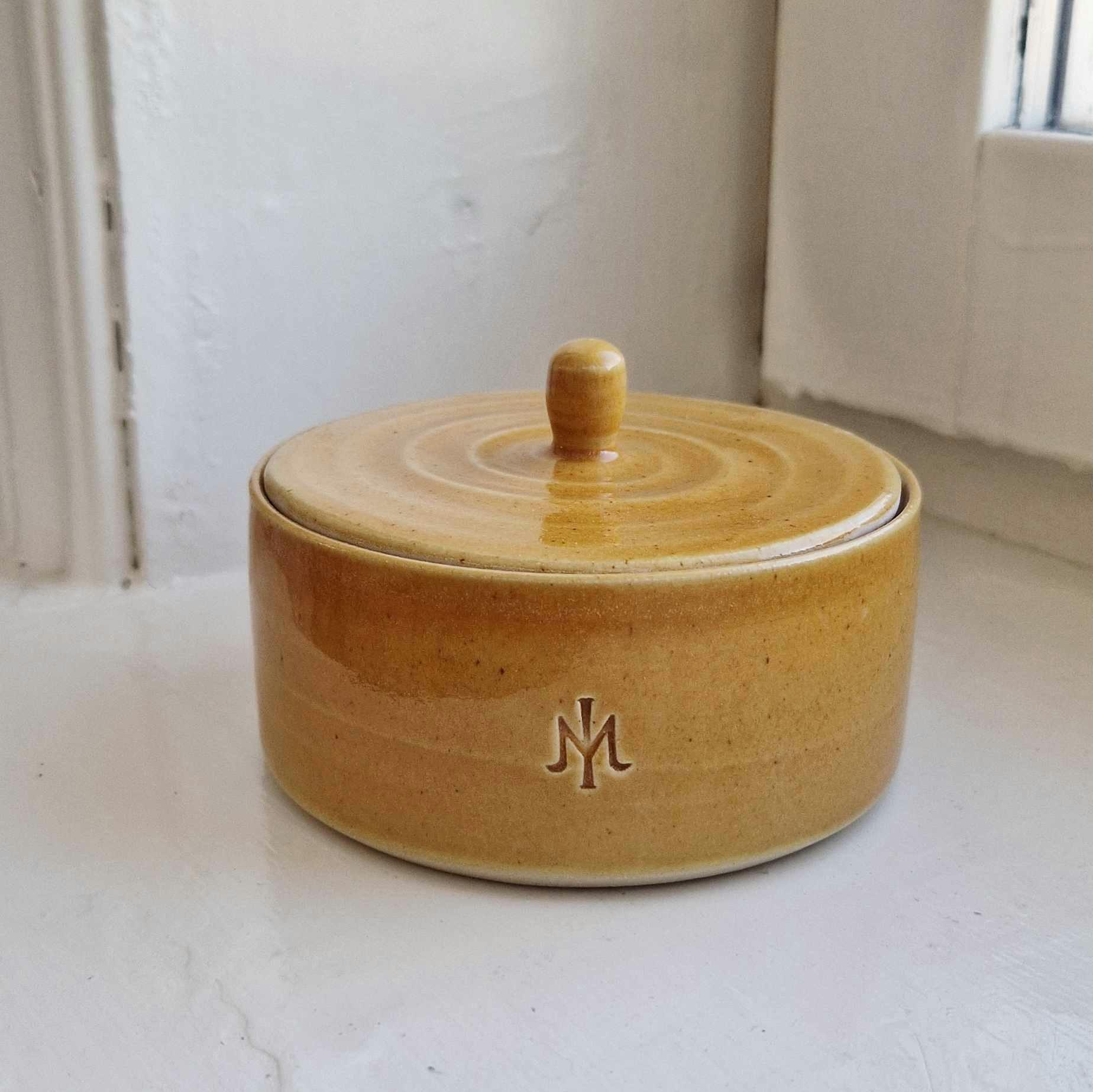 Ceramic jewelry box ocher