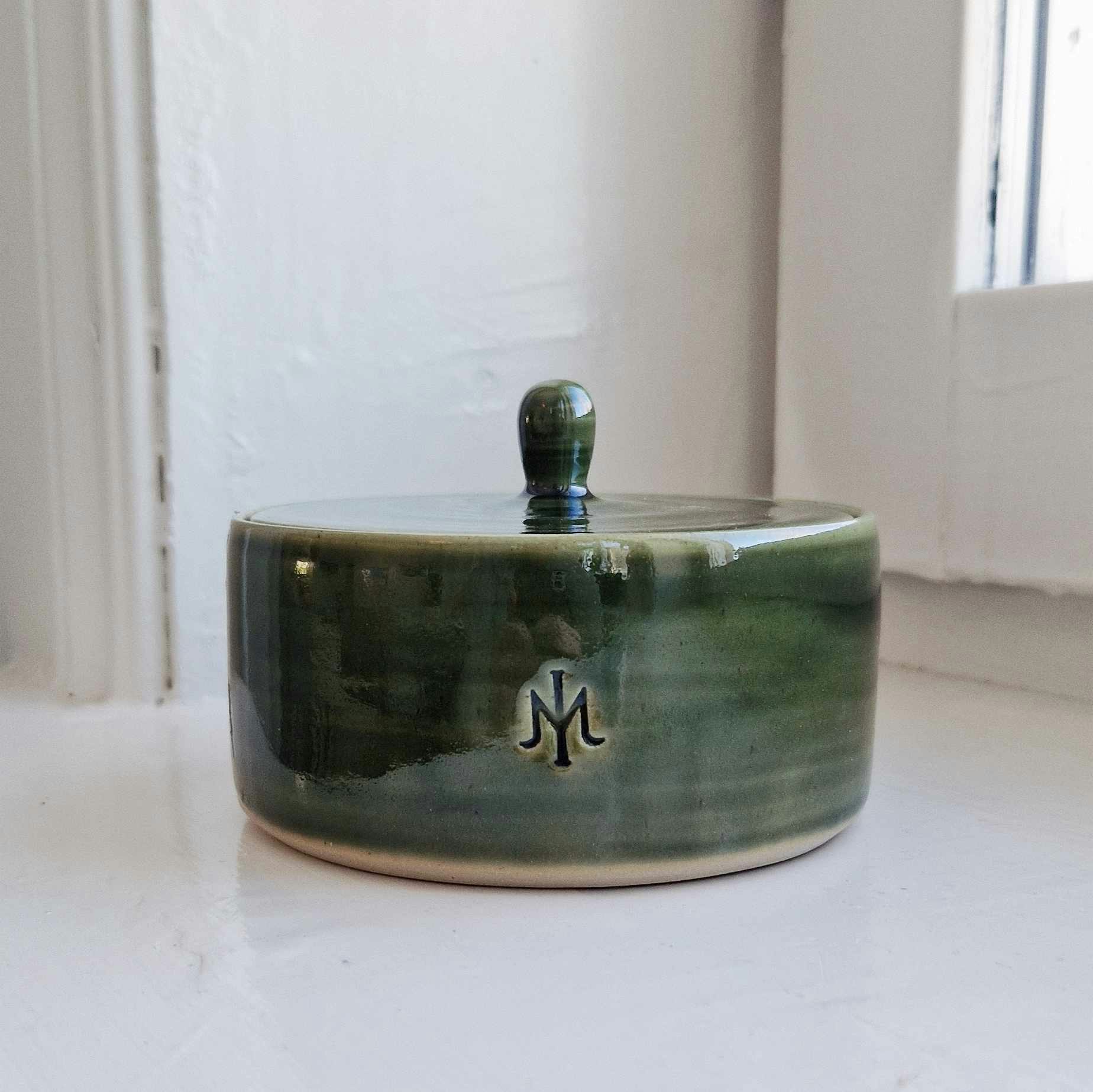 Ceramic jewelry box dark green