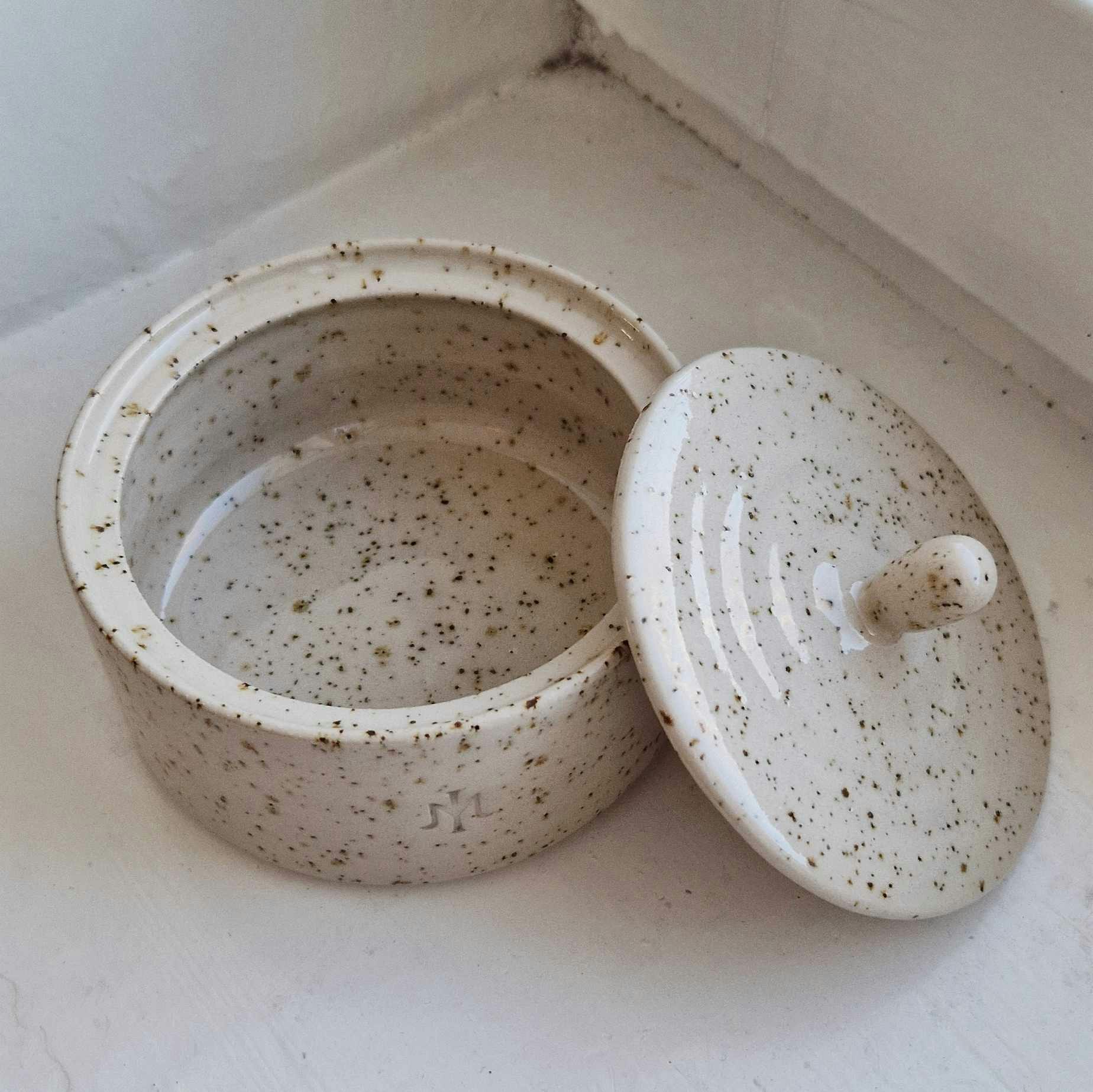 Ceramic jewelry box nude dot