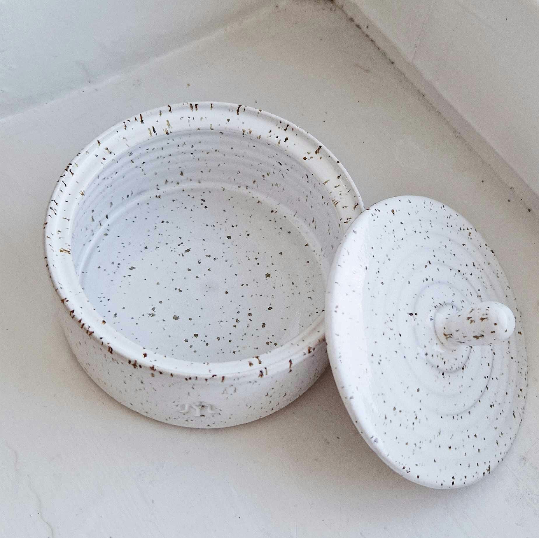 Ceramic jewelry box dot