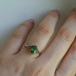 Cocktail "Tjärn" gold ring