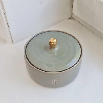 Ceramic jewelry box sage with gold bud