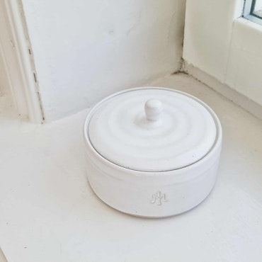 Ceramic jewelry box white