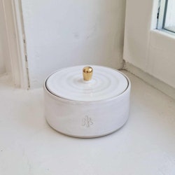 Ceramic jewelry box white with gold bud