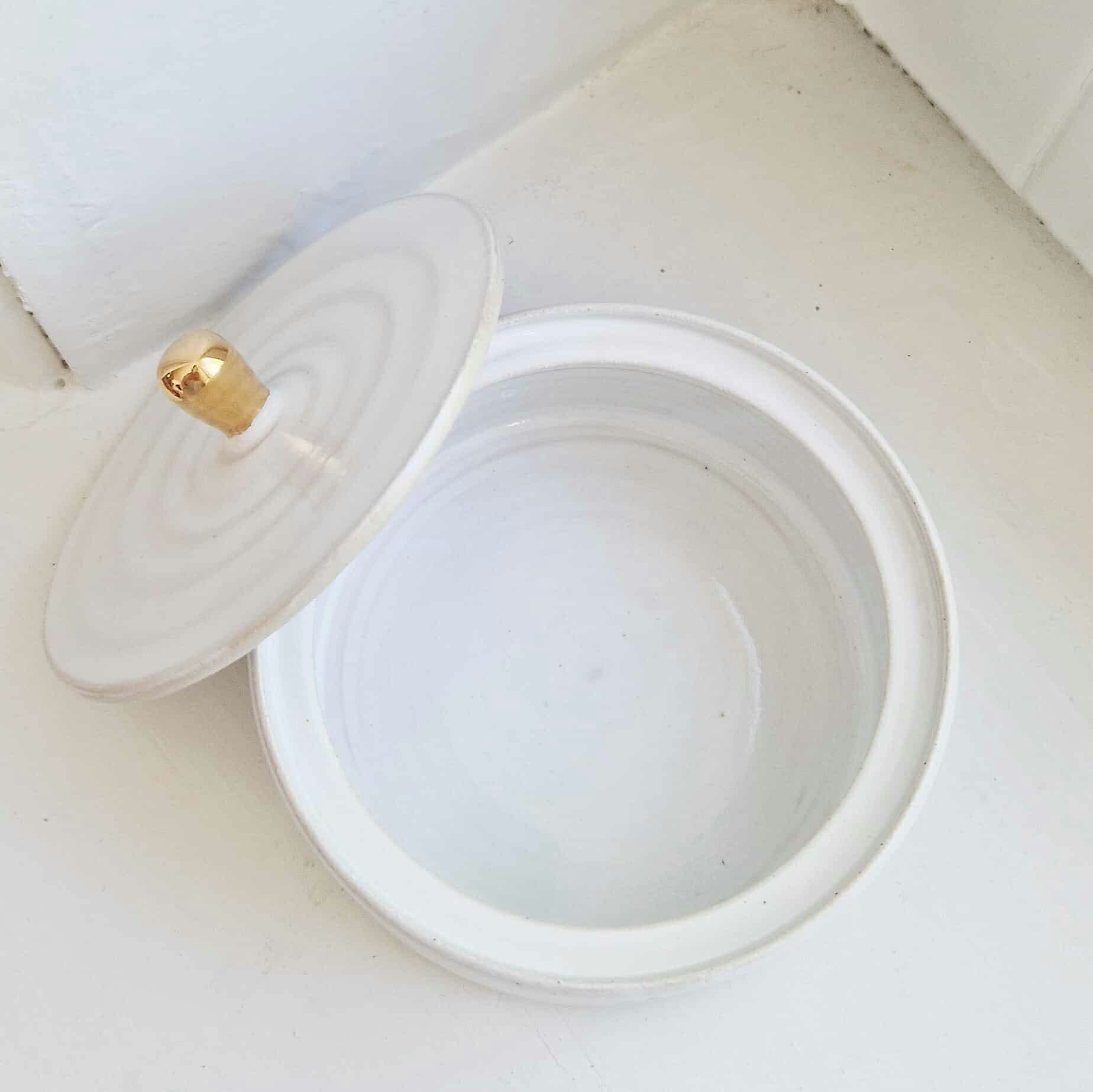 Ceramic jewelry box white with gold bud