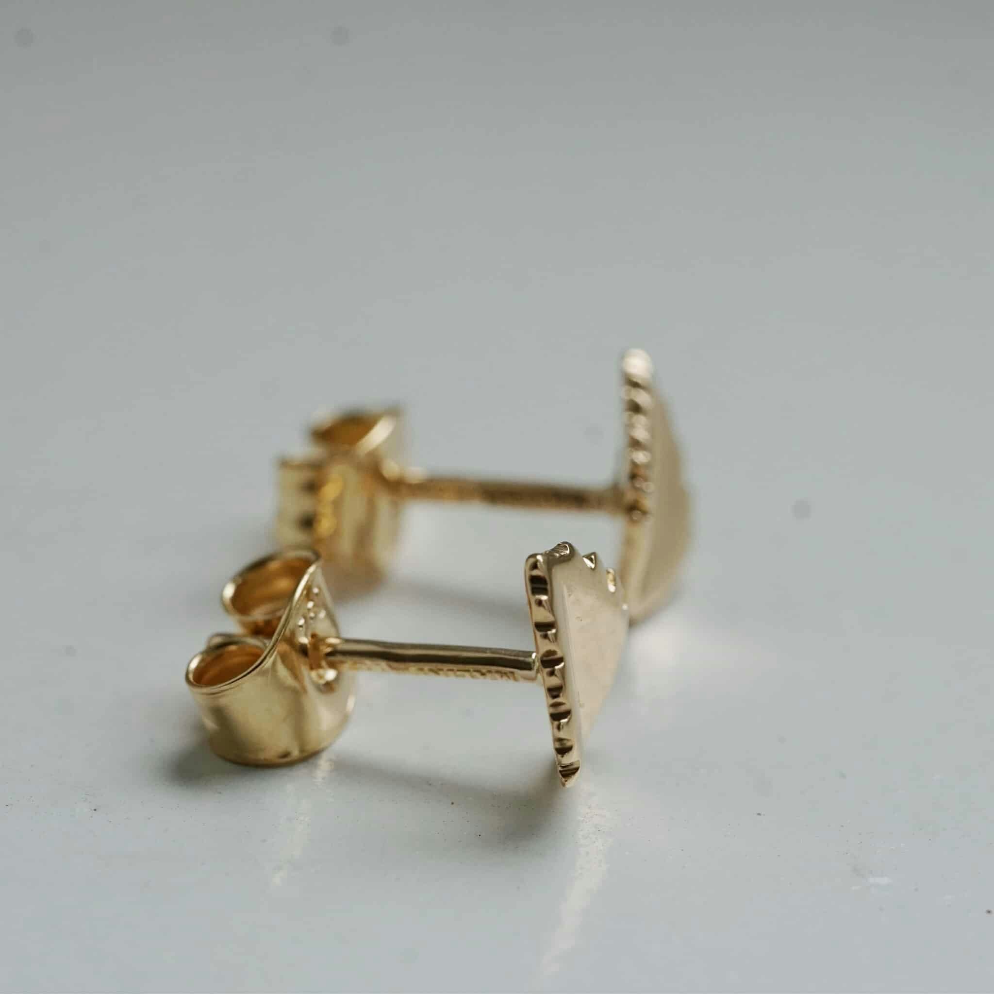 "Björk" earrings in gold