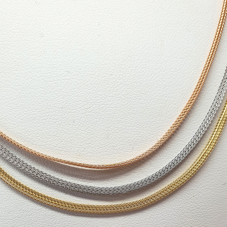Trippel kedjor Halsband i 18K trefärgat guld