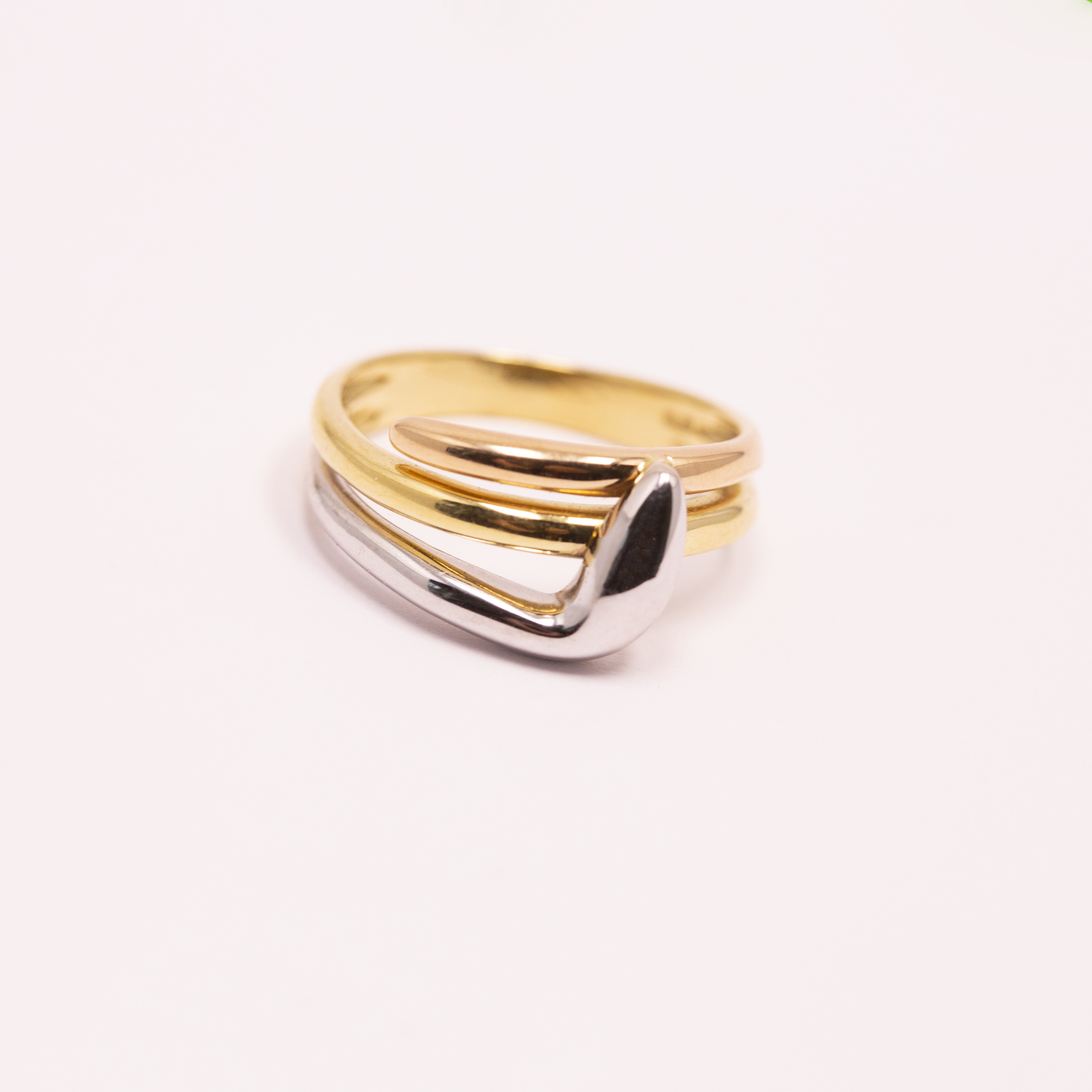 Trefärgad ring i 18 karat guld