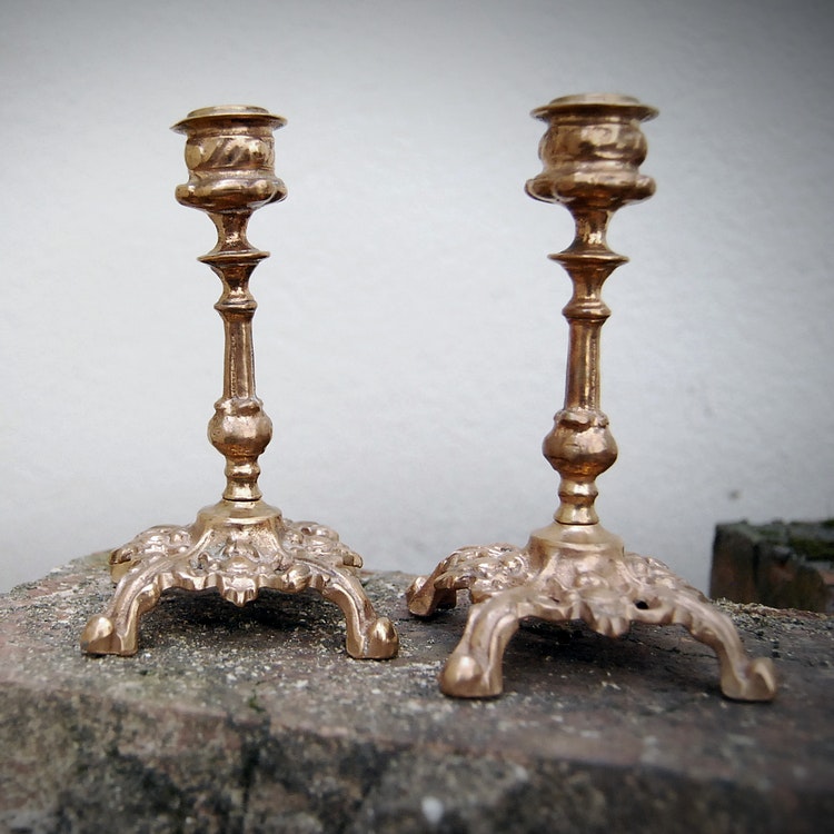 Candle holders with details