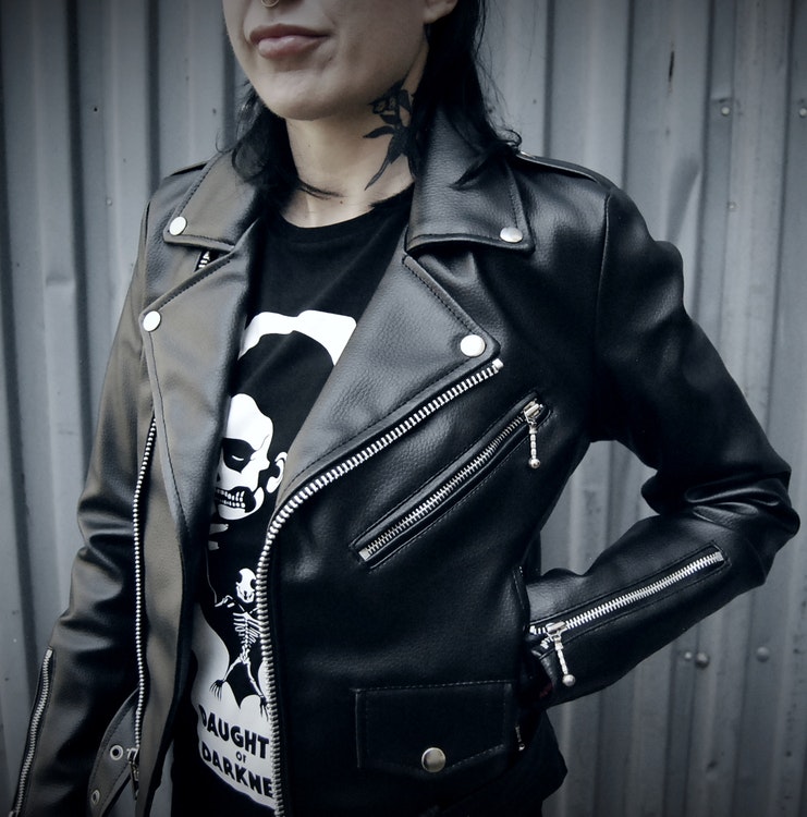 Vegansk bikerjacka | Rockkläder | Alternativa kläder - Ve & fasa |  Alternativa kläder och accessoarer online