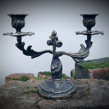 2-armed candlestick