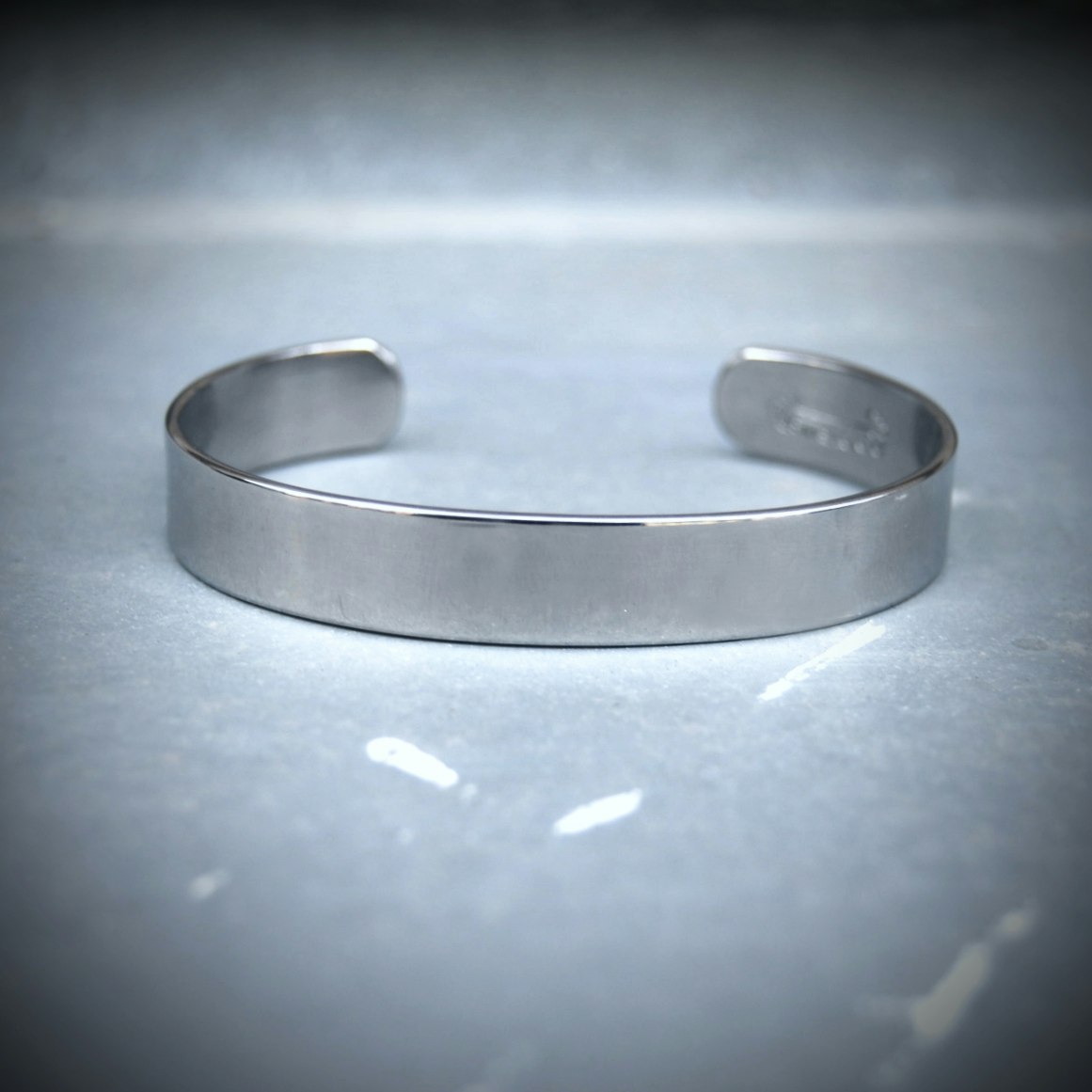 Bracelet in recycled steel