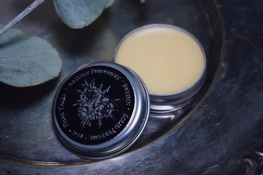 Crimson solid perfume