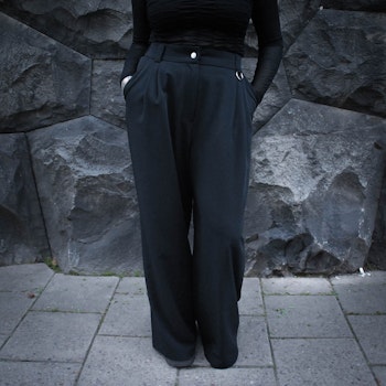 Unchained trousers