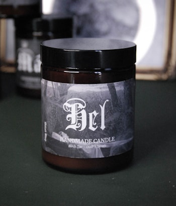 Hel scented candle