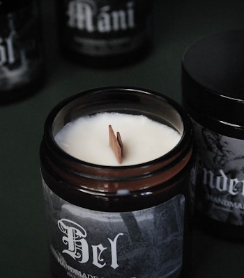 Hel scented candle