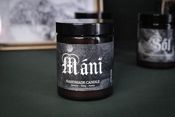 Máni scented candle