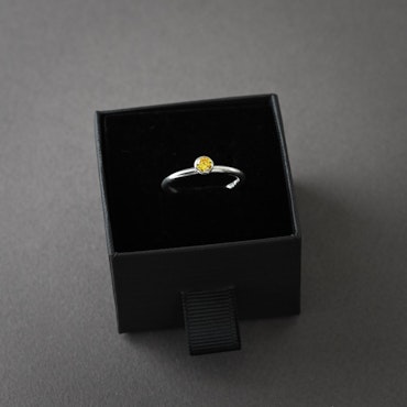 Ring med gul cubic zirkon