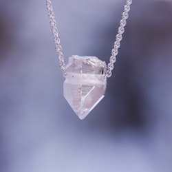 Silver necklace with a Swedish rock crystal