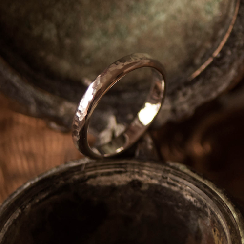 ''Vala'' Hammered silver ring