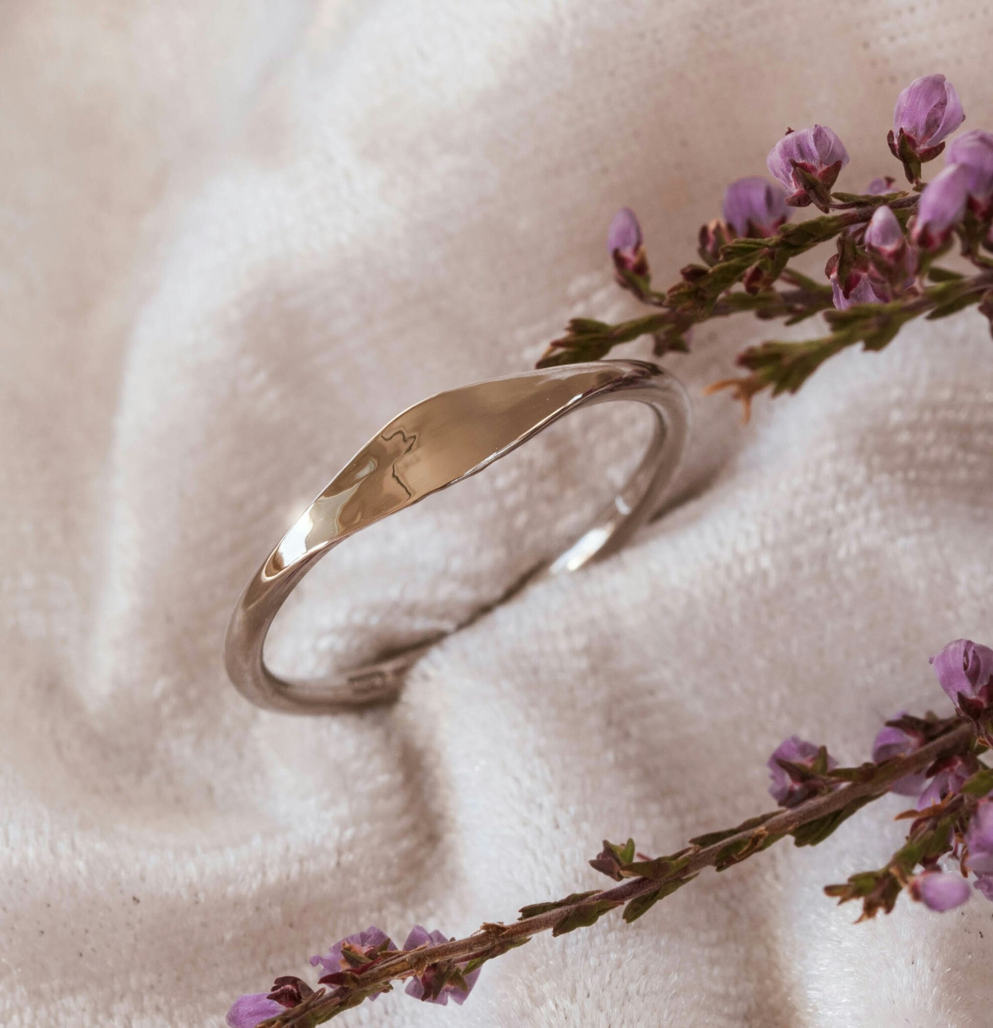 ''Idun'' 18k white gold ring