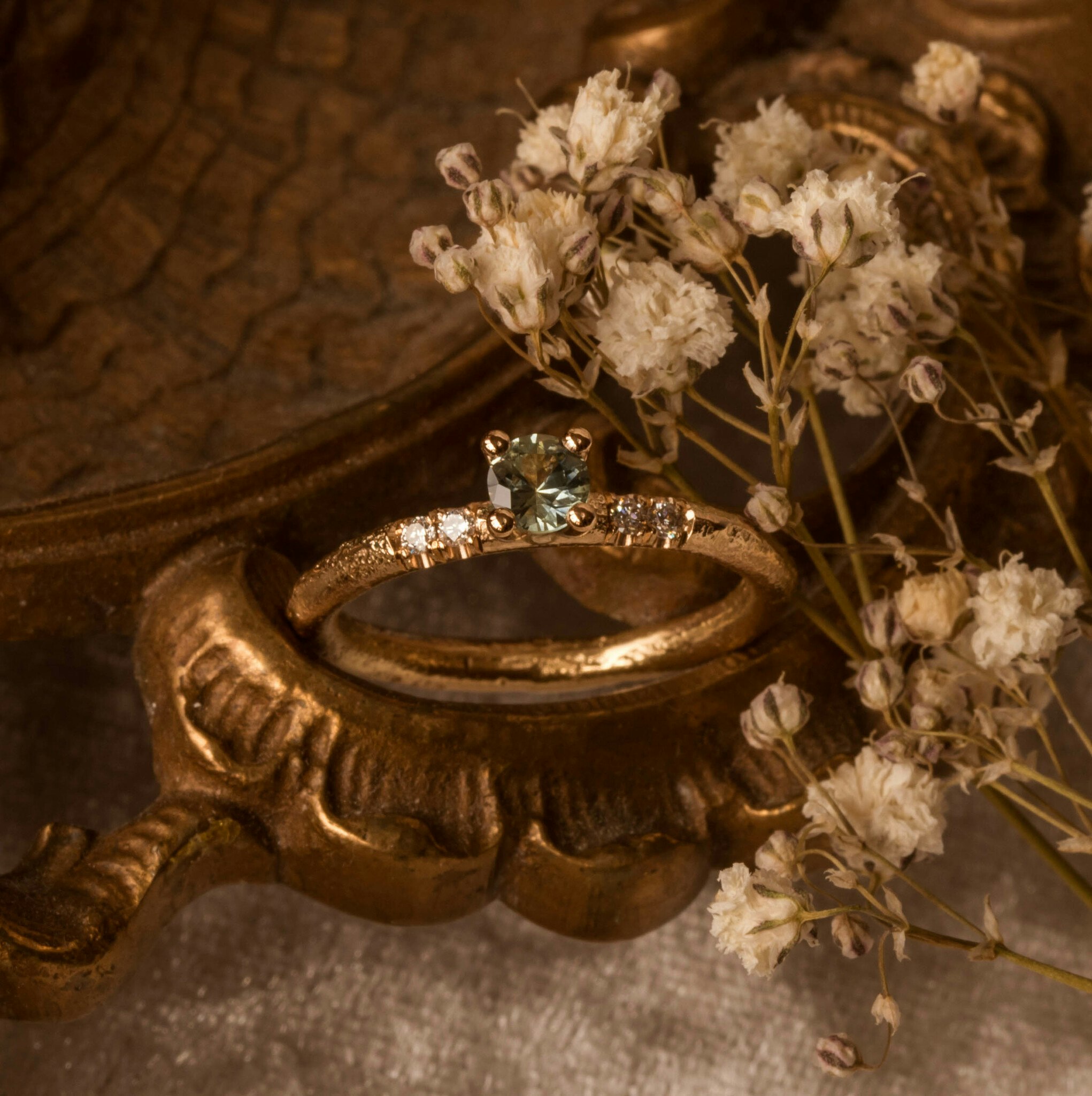 18k Guld Ring Med Safir & Diamanter - Maria Wiktorén Jewelry - Maria  Wiktorén Jewelry