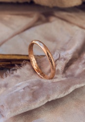 ''Vala'' Sandcasted 18k Red Gold Ring