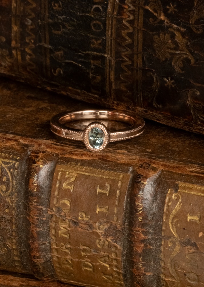 ”Vinterljus” 18k Rose Gold Ring With Sapphire